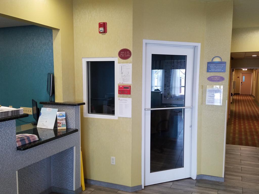 Quality Inn Poughkeepsie Exterior photo